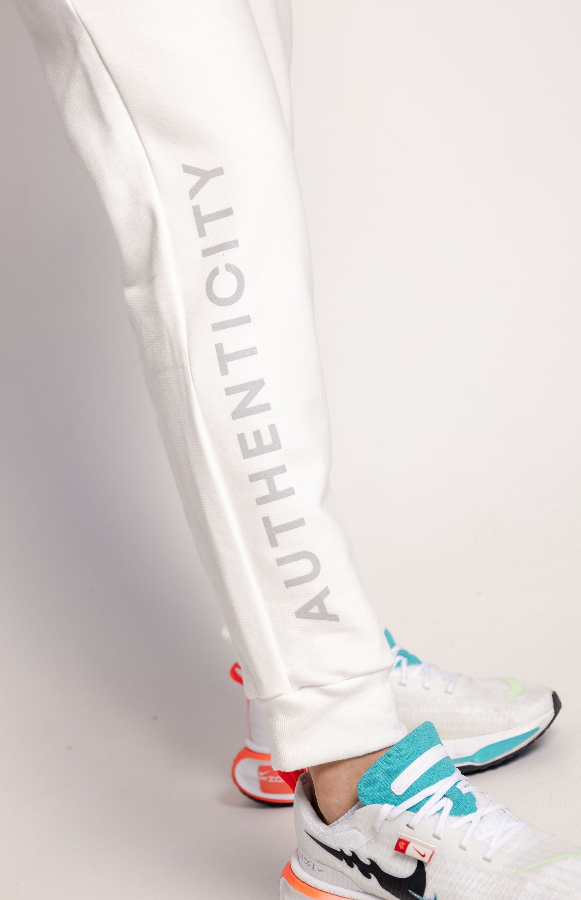 Authenticity Jogger Off-White