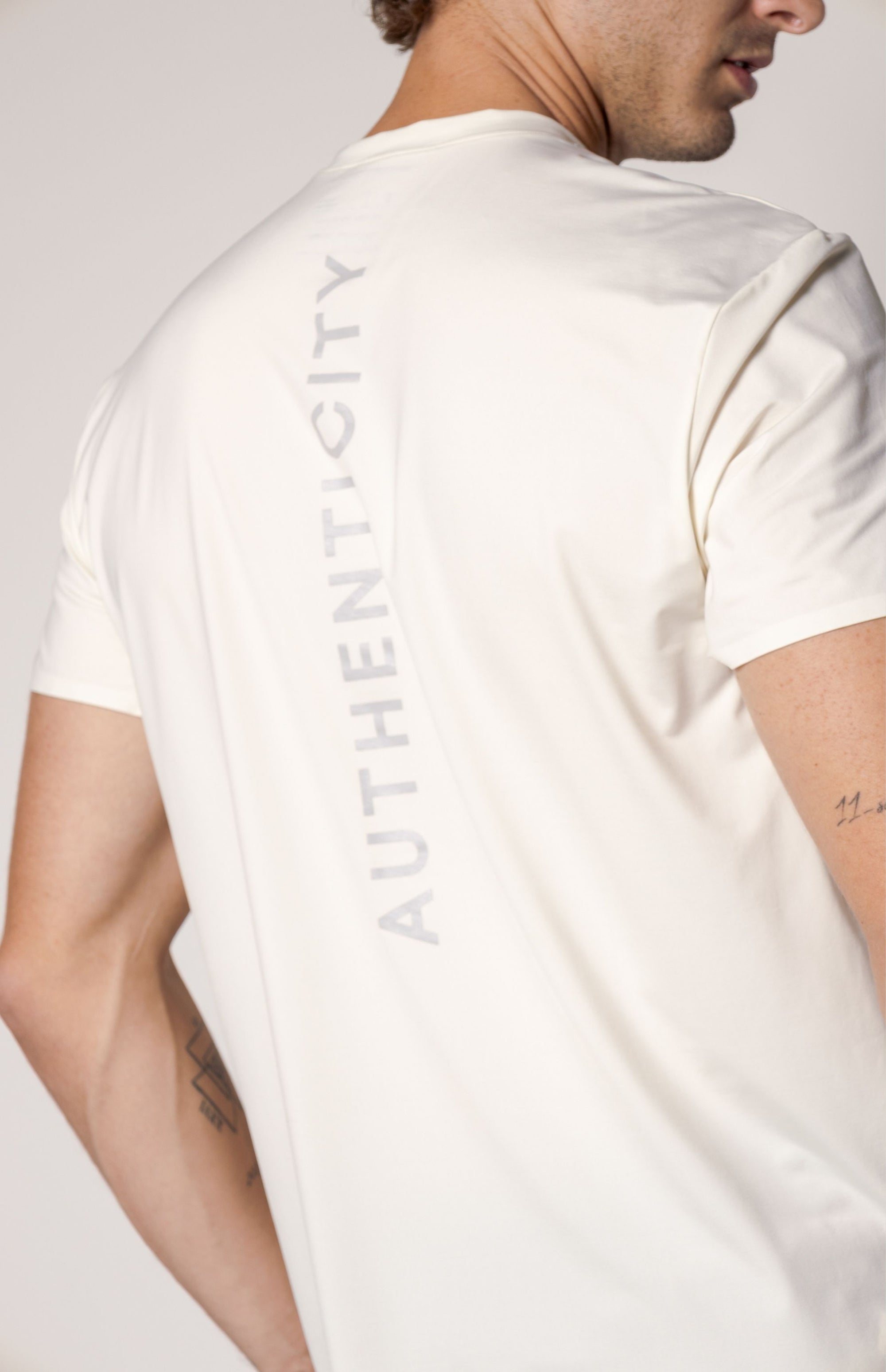 Authenticity Performance Tee Off-White