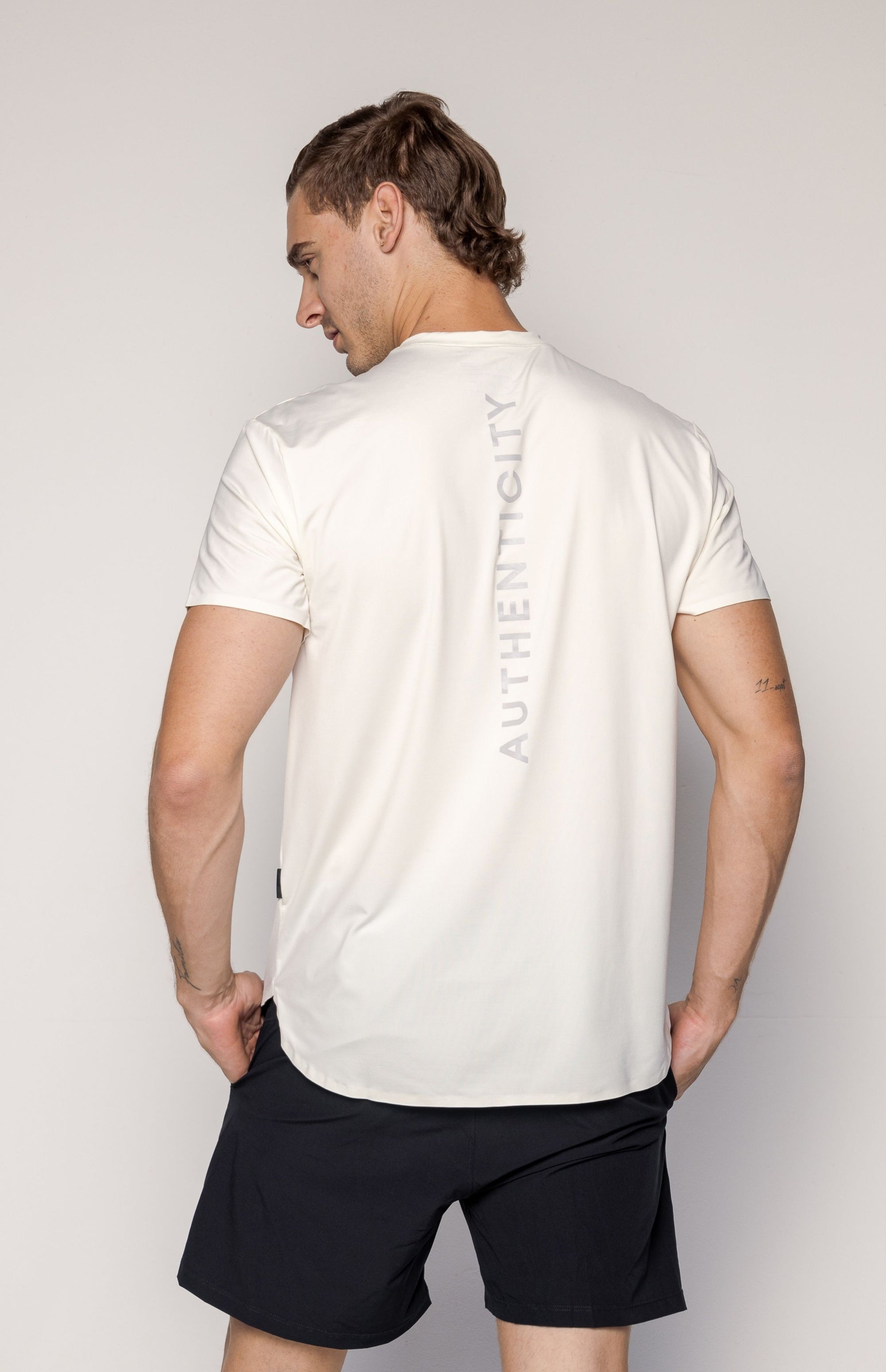 Authenticity Performance Tee Off-White