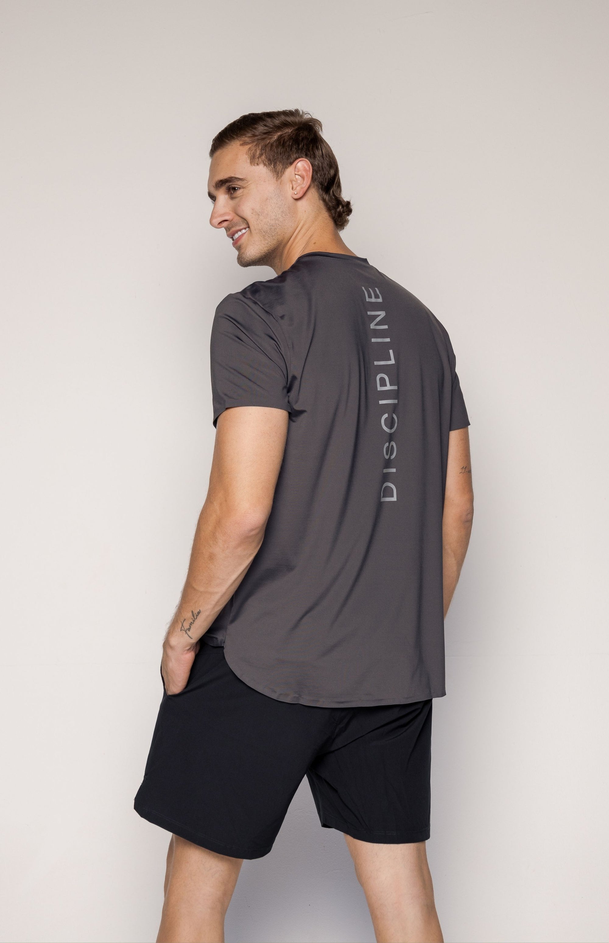 Discipline Performance Tee Gray