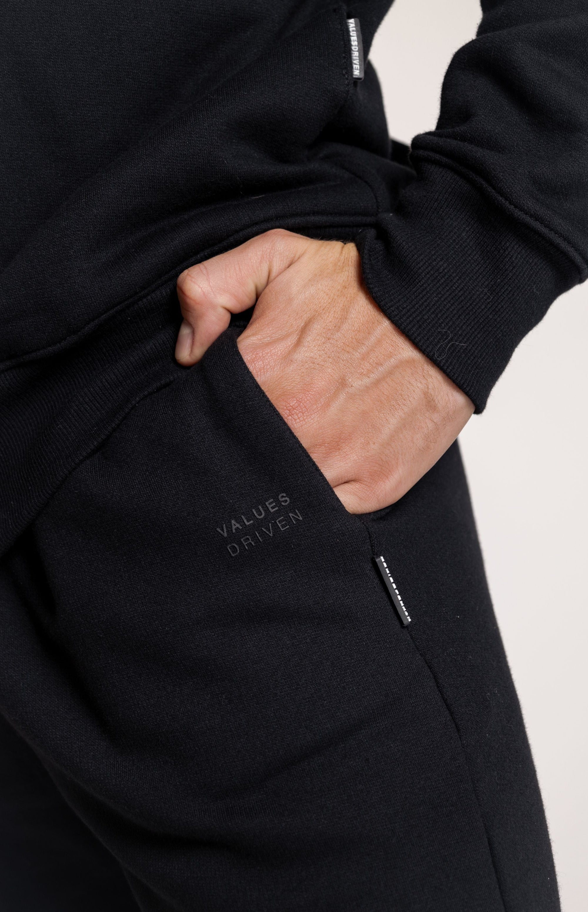 Resilience Jogger Black