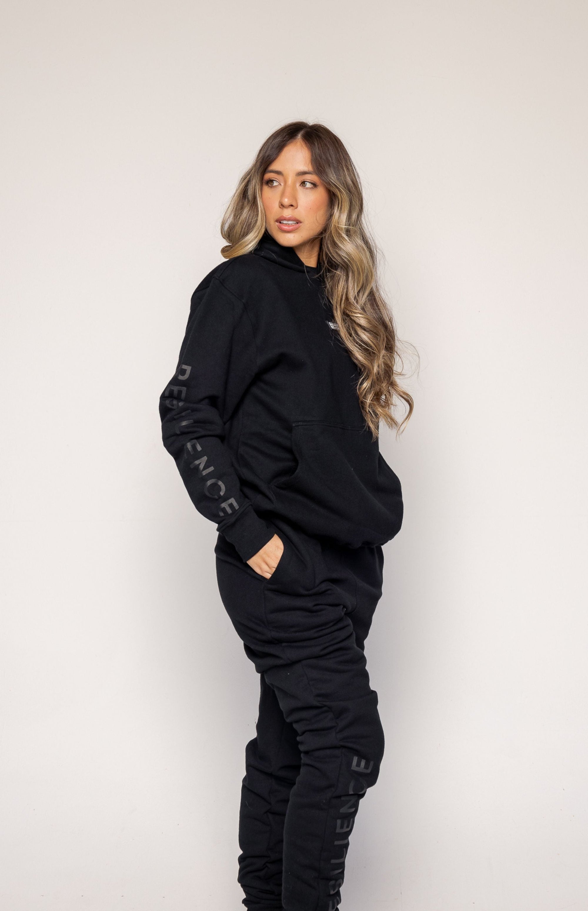 Resilience Jogger Black