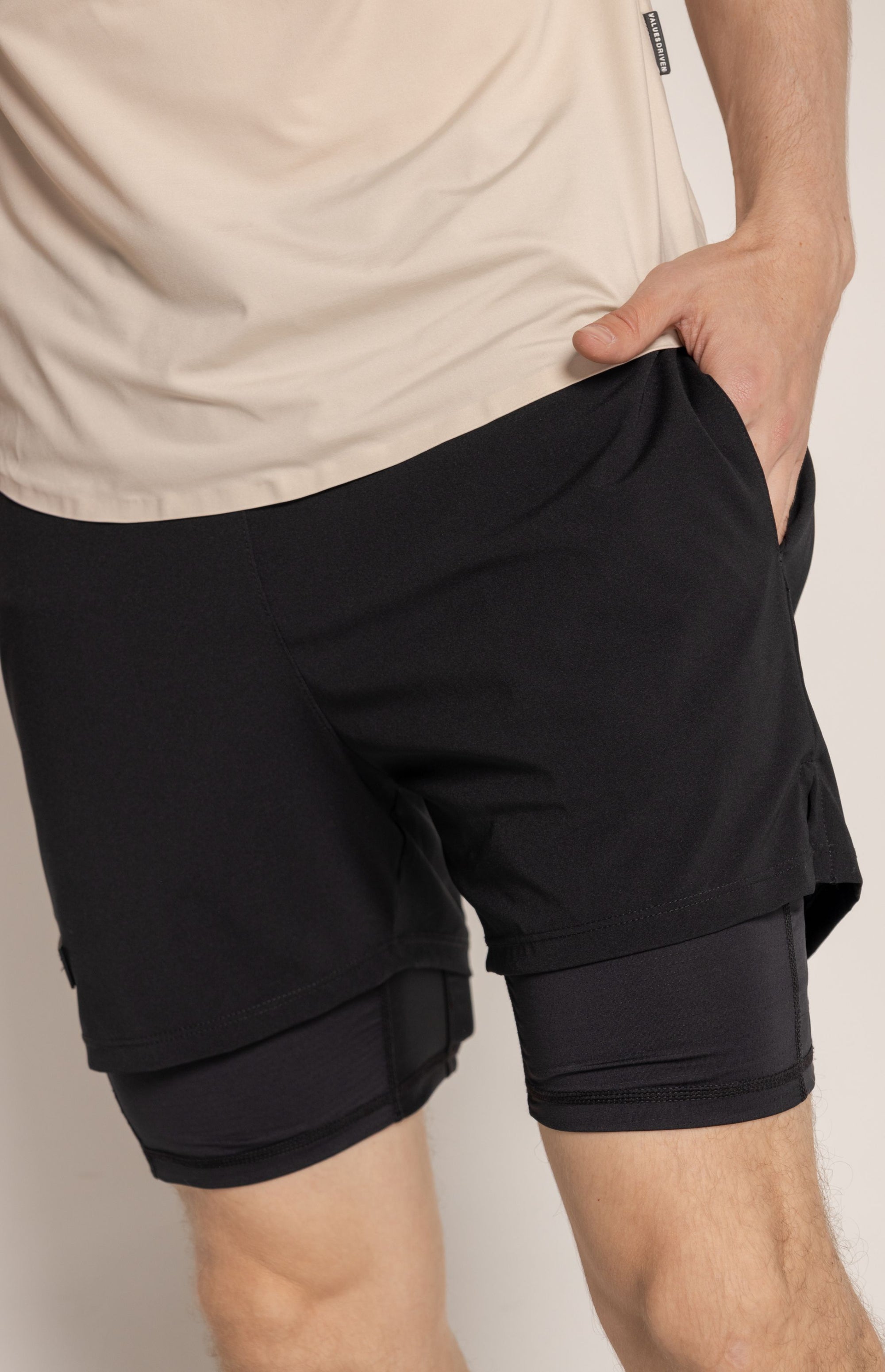 Resilience Short Black